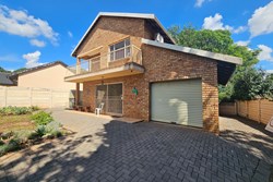 4 Bedroom Property for Sale in Wierda Park Gauteng