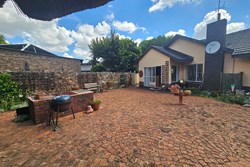 4 Bedroom Property for Sale in Wierda Park Gauteng