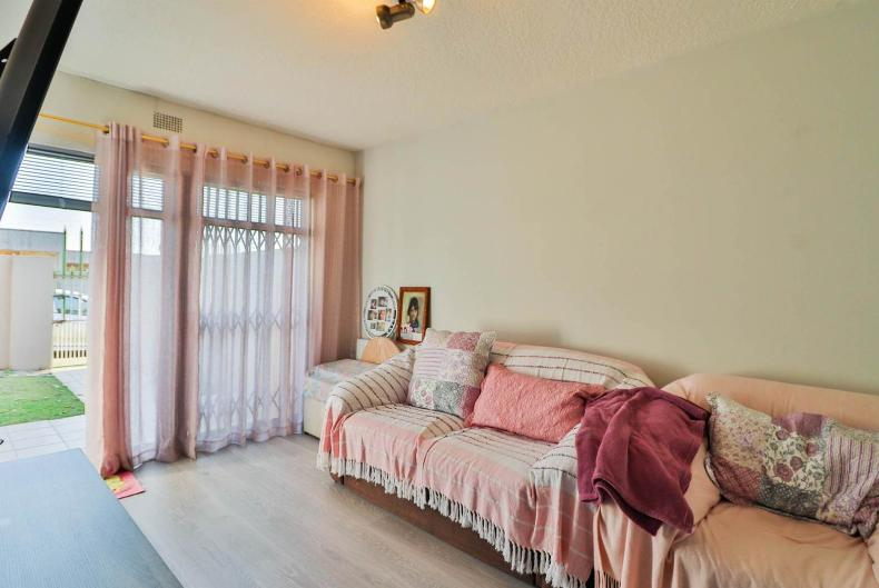 1 Bedroom Property for Sale in Edenvale Central Gauteng