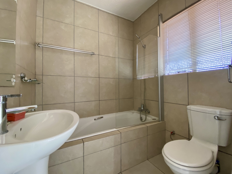 1 Bedroom Property for Sale in Edenvale Central Gauteng