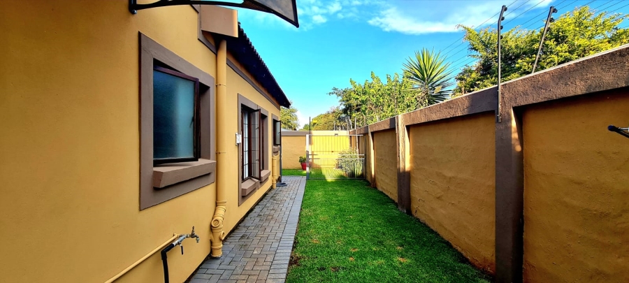 To Let 3 Bedroom Property for Rent in Sinoville Gauteng