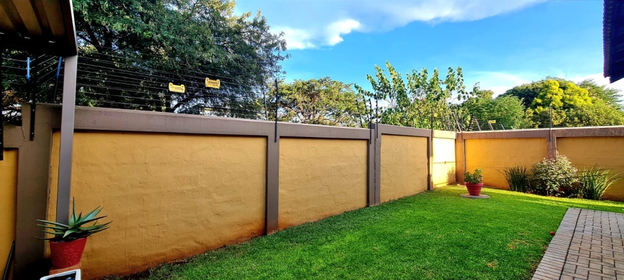 To Let 3 Bedroom Property for Rent in Sinoville Gauteng