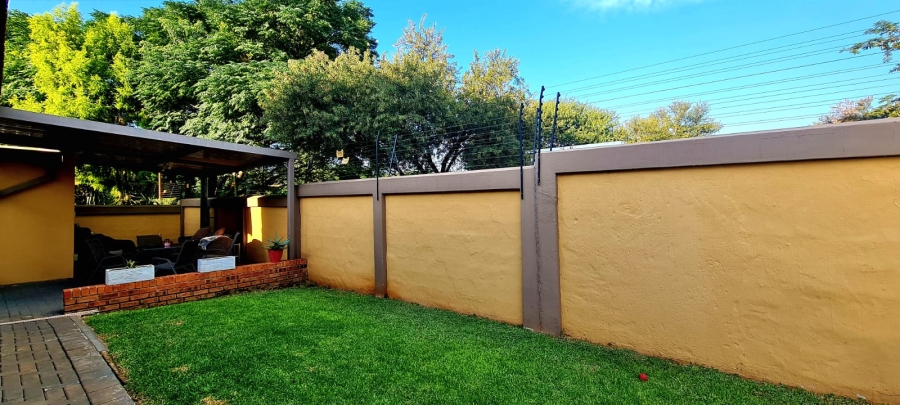 To Let 3 Bedroom Property for Rent in Sinoville Gauteng