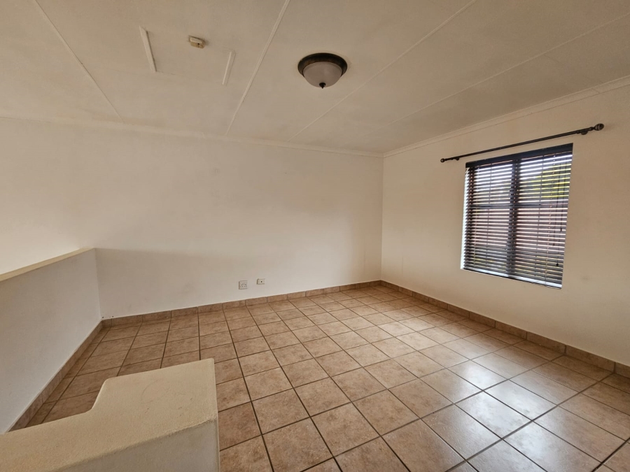 To Let 3 Bedroom Property for Rent in Sinoville Gauteng