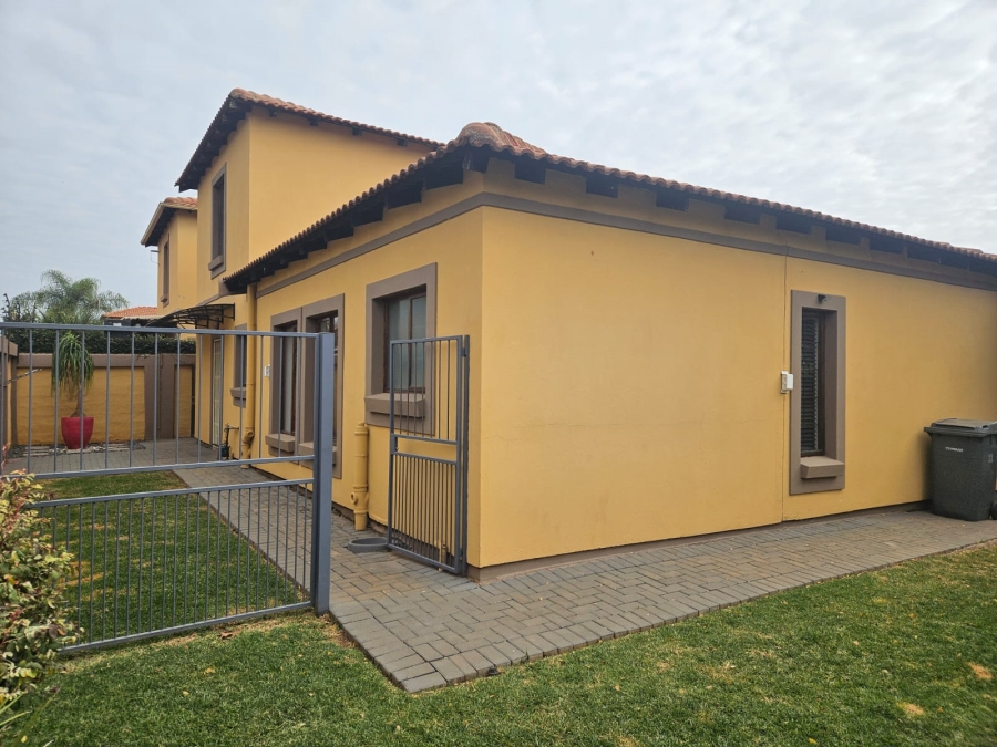 To Let 3 Bedroom Property for Rent in Sinoville Gauteng