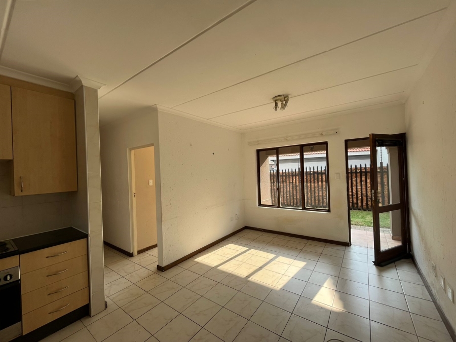 To Let 2 Bedroom Property for Rent in Helderwyk Gauteng