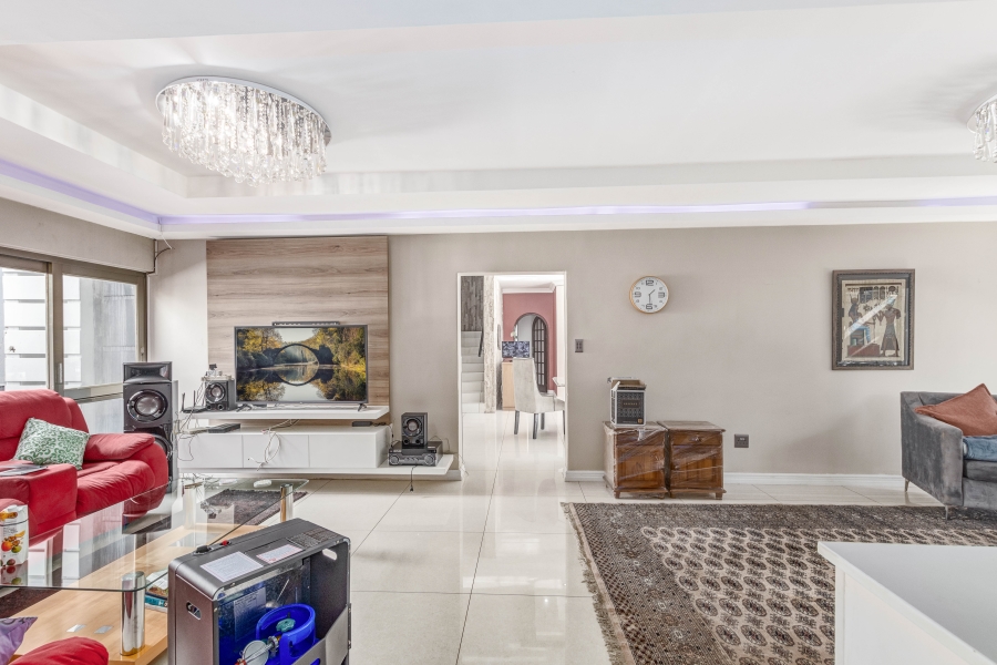 4 Bedroom Property for Sale in Douglasdale Gauteng