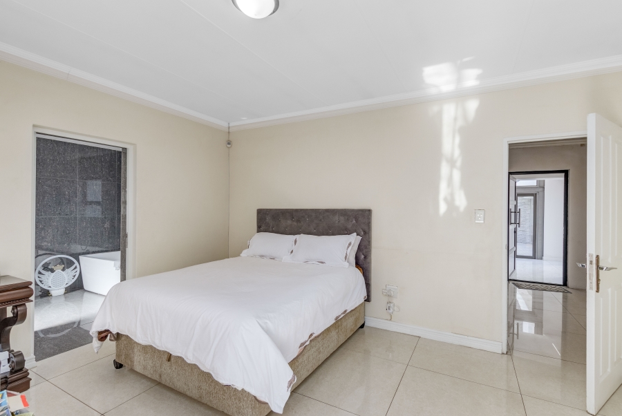 4 Bedroom Property for Sale in Douglasdale Gauteng