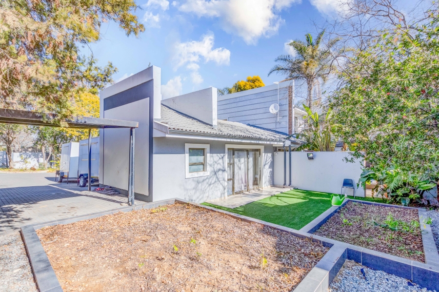 4 Bedroom Property for Sale in Douglasdale Gauteng