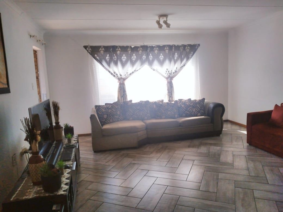 2 Bedroom Property for Sale in Sundowner Gauteng