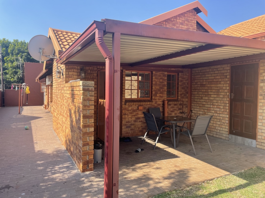 To Let 3 Bedroom Property for Rent in Doornpoort Gauteng