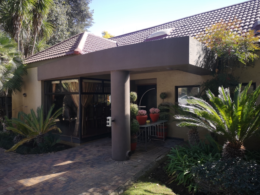 4 Bedroom Property for Sale in Three Rivers Proper Gauteng