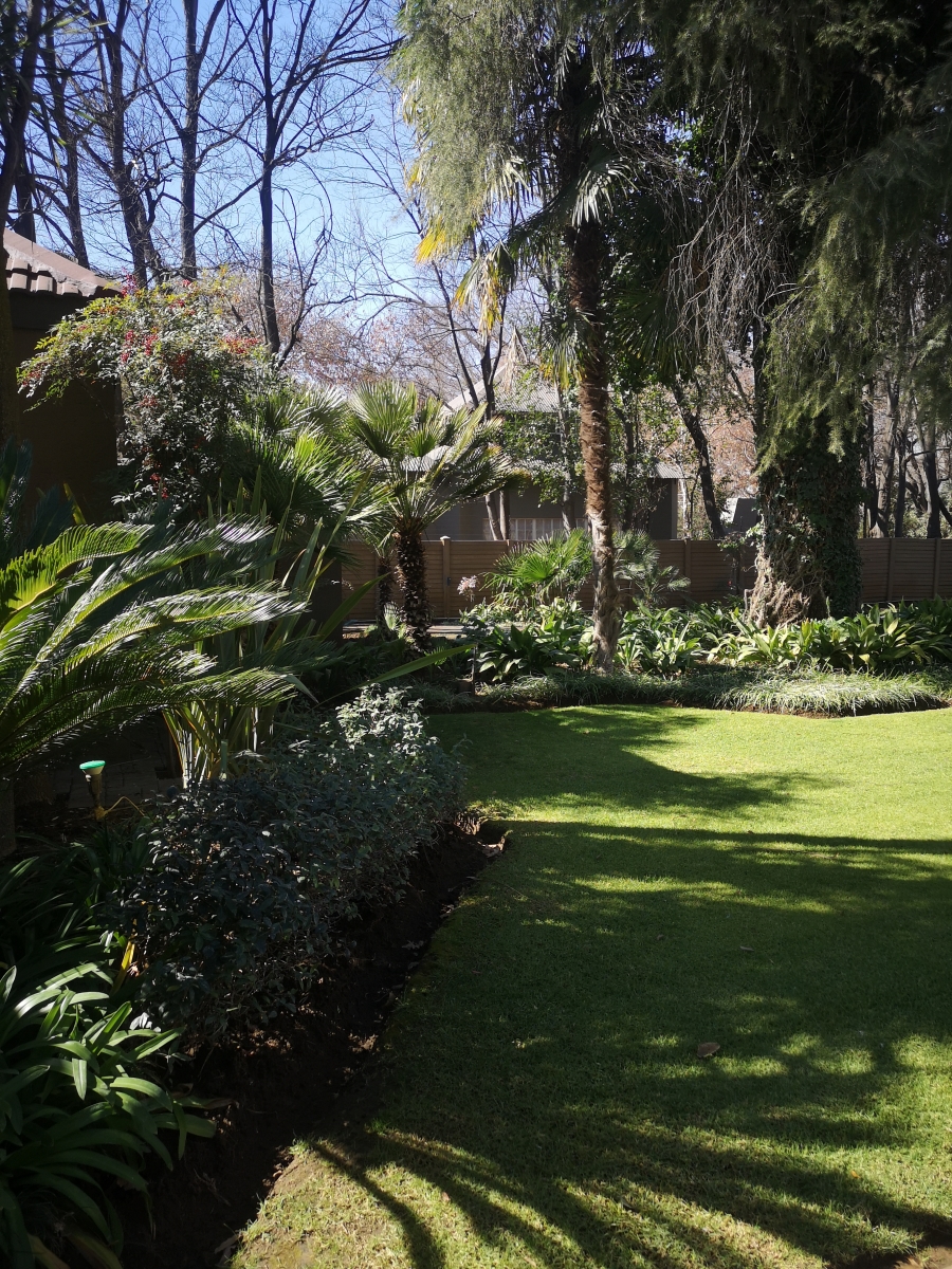 4 Bedroom Property for Sale in Three Rivers Proper Gauteng