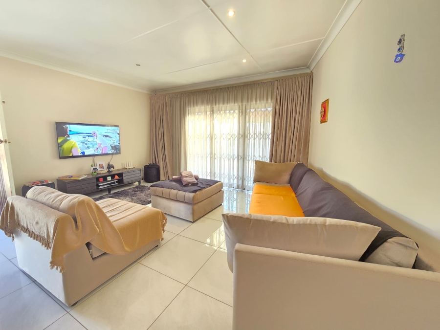 3 Bedroom Property for Sale in Highway Gardens Gauteng