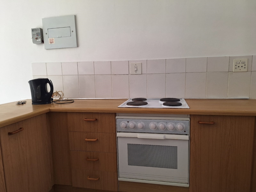 To Let 1 Bedroom Property for Rent in Magaliessig Gauteng