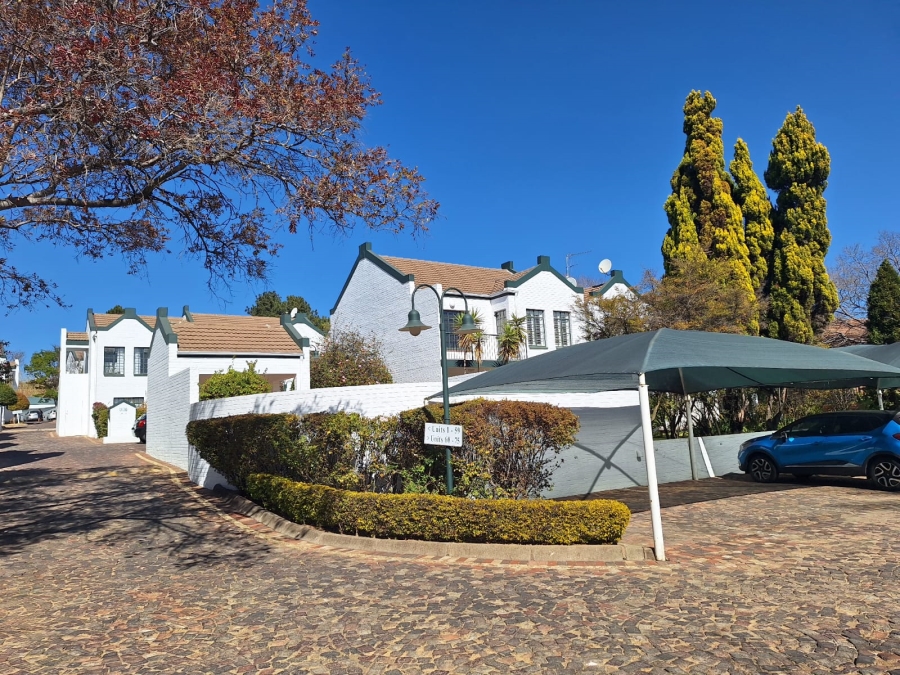 To Let 1 Bedroom Property for Rent in Magaliessig Gauteng