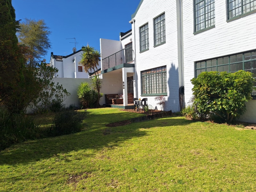 To Let 1 Bedroom Property for Rent in Magaliessig Gauteng