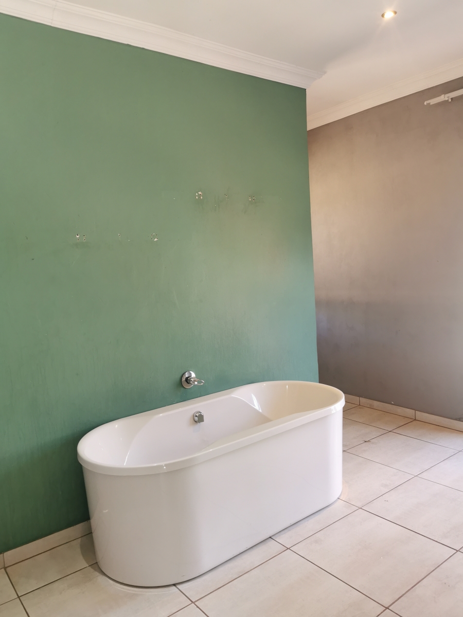 4 Bedroom Property for Sale in Raslouw Gauteng