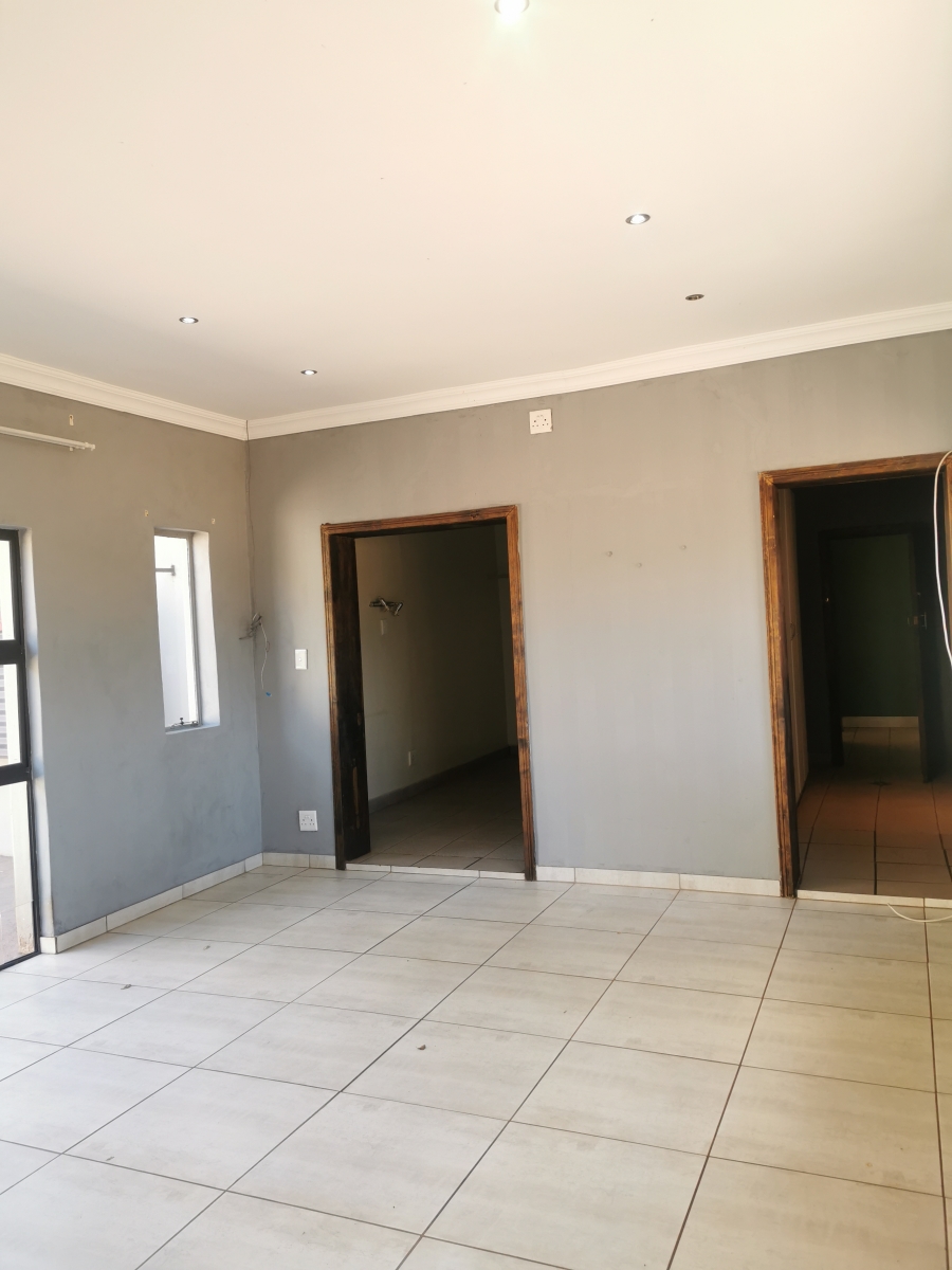 4 Bedroom Property for Sale in Raslouw Gauteng