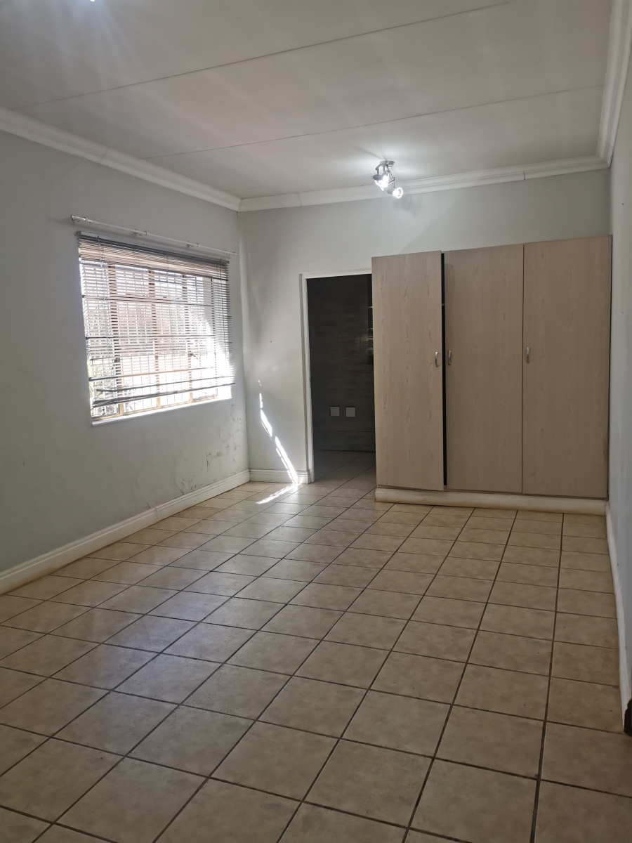 4 Bedroom Property for Sale in Raslouw Gauteng