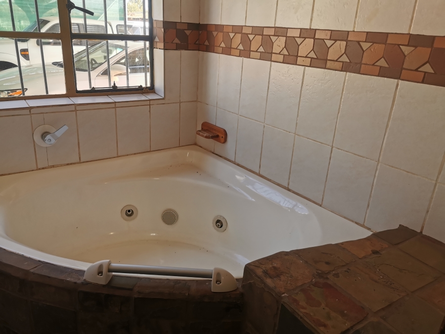 4 Bedroom Property for Sale in Raslouw Gauteng