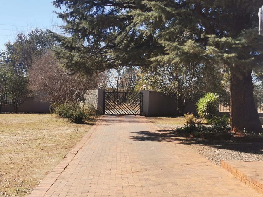 4 Bedroom Property for Sale in Raslouw Gauteng