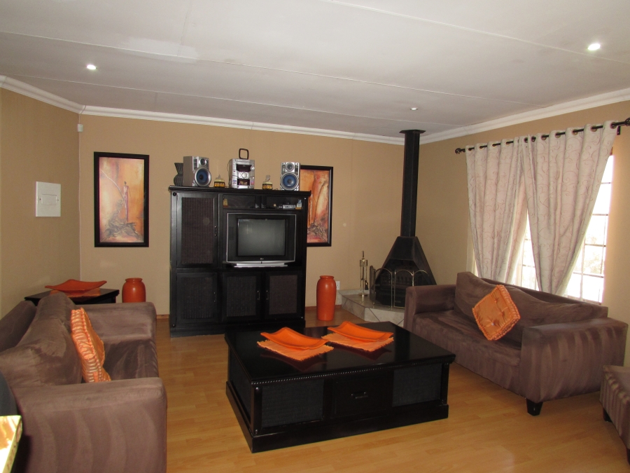 17 Bedroom Property for Sale in Kameeldrift West Gauteng