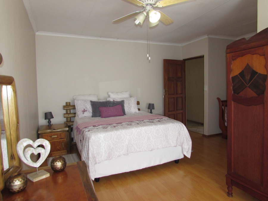 17 Bedroom Property for Sale in Kameeldrift West Gauteng