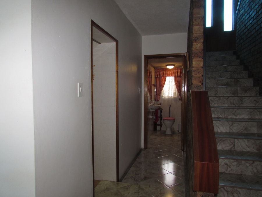 5 Bedroom Property for Sale in Amandasig Gauteng