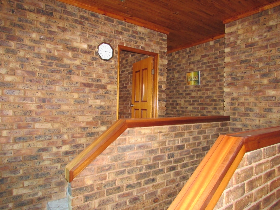 5 Bedroom Property for Sale in Amandasig Gauteng