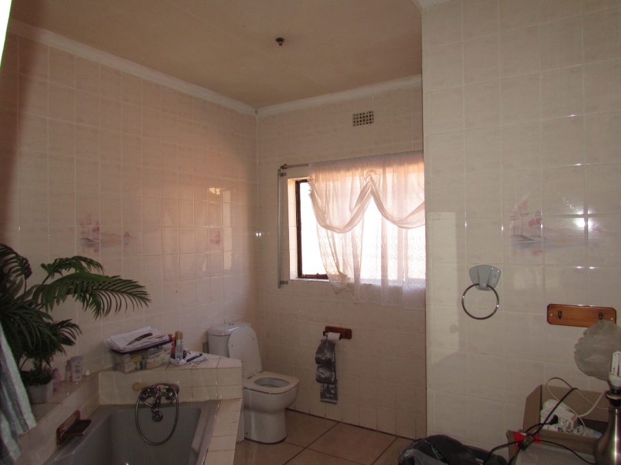 13 Bedroom Property for Sale in Boekenhoutskloof and surround Gauteng