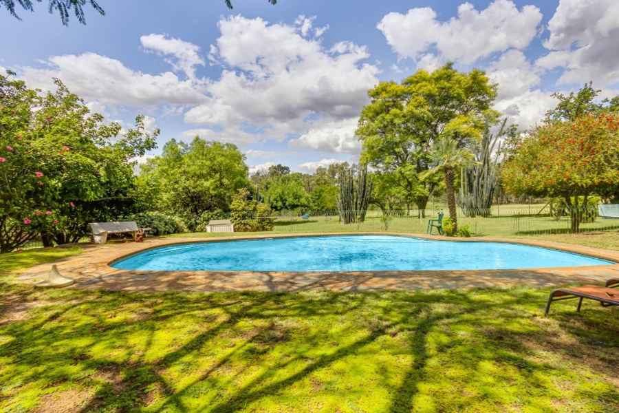 3 Bedroom Property for Sale in Crowthorne AH Gauteng