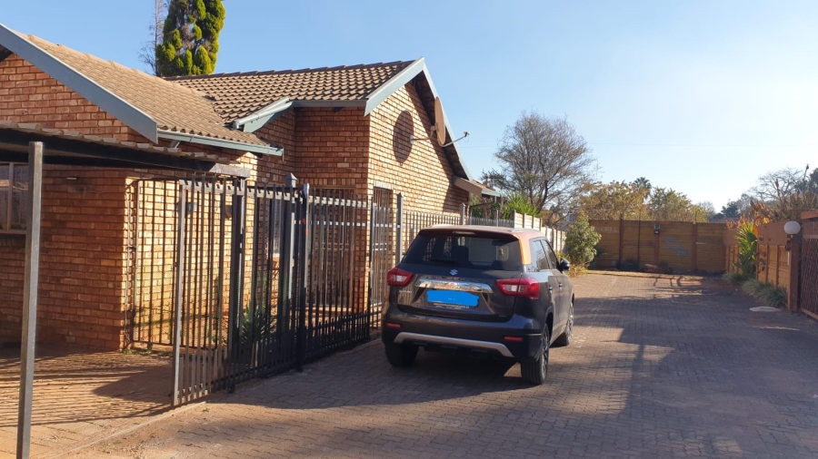 3 Bedroom Property for Sale in Hesteapark Gauteng