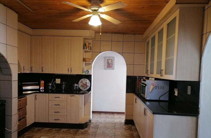 5 Bedroom Property for Sale in Dennydale Gauteng