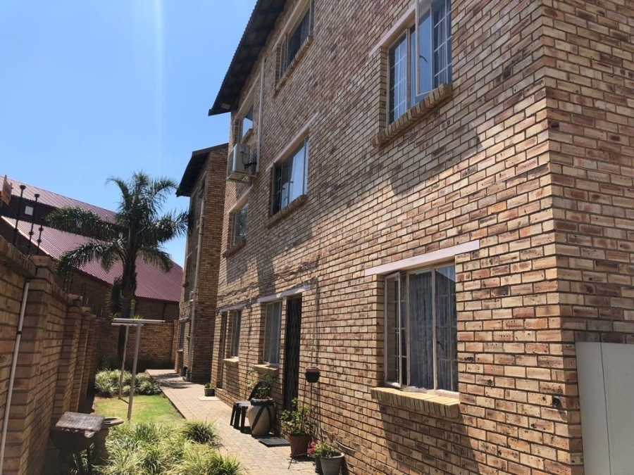 To Let 2 Bedroom Property for Rent in Elspark Gauteng