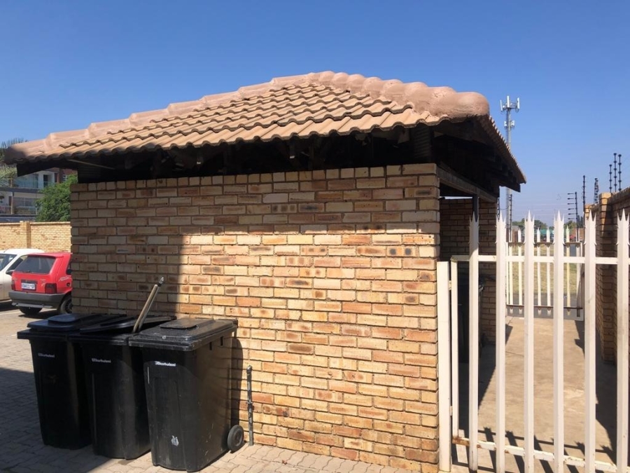 To Let 2 Bedroom Property for Rent in Elspark Gauteng