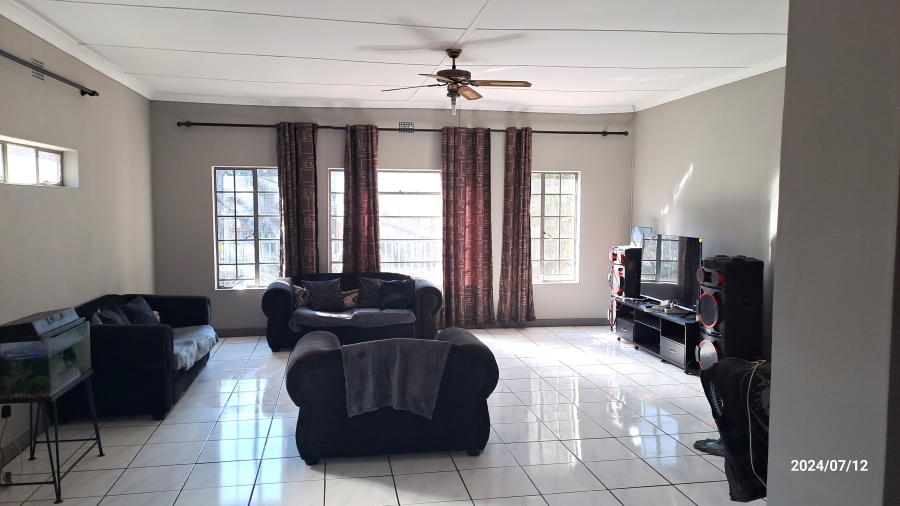 3 Bedroom Property for Sale in Pretoria Gardens Gauteng