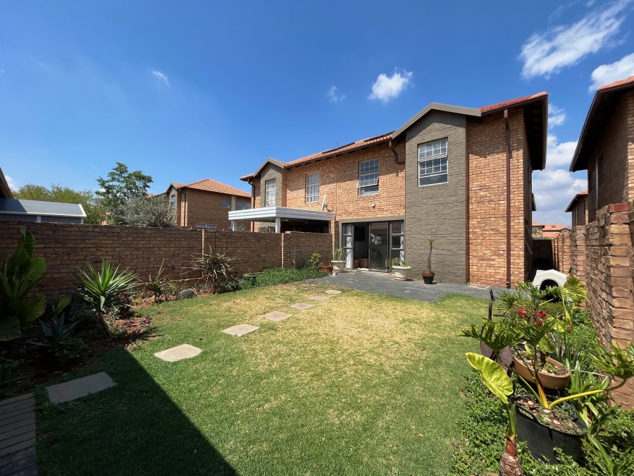 3 Bedroom Property for Sale in Oukraal Estate Gauteng