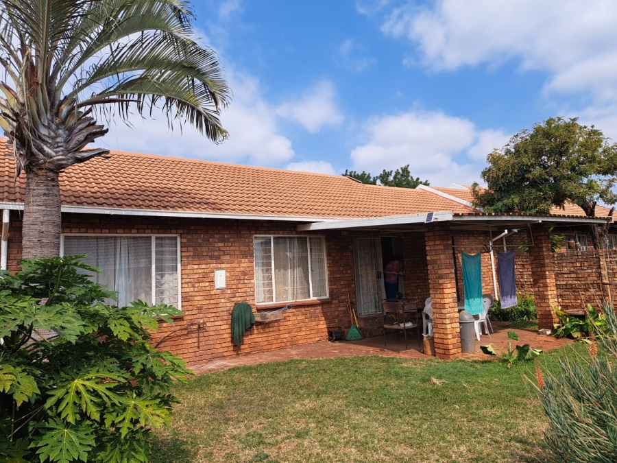 2 Bedroom Property for Sale in Doornpoort Gauteng