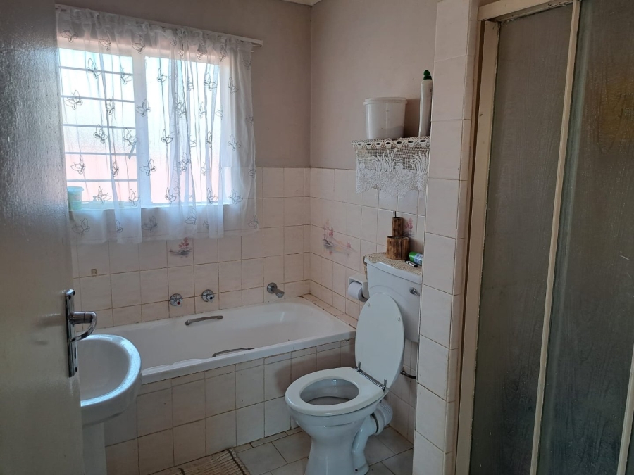 2 Bedroom Property for Sale in Doornpoort Gauteng