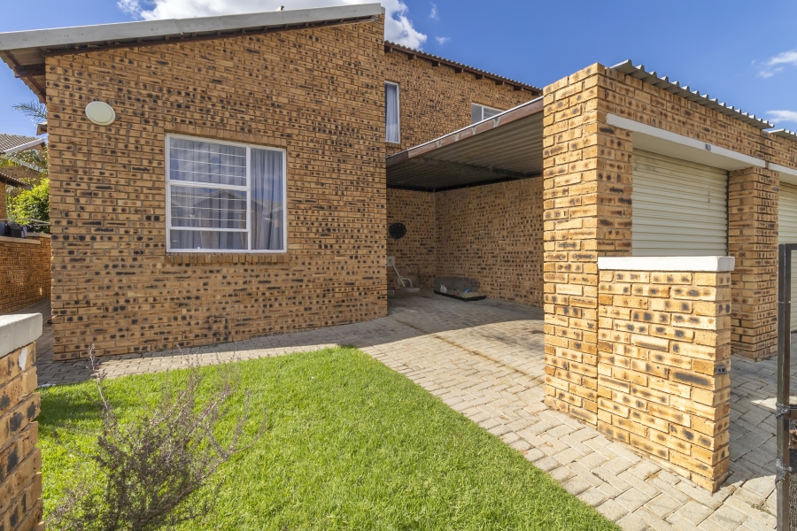 3 Bedroom Property for Sale in Honeypark Gauteng