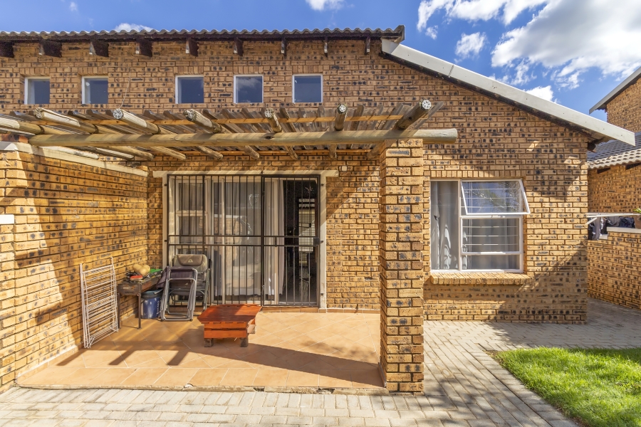 3 Bedroom Property for Sale in Honeypark Gauteng