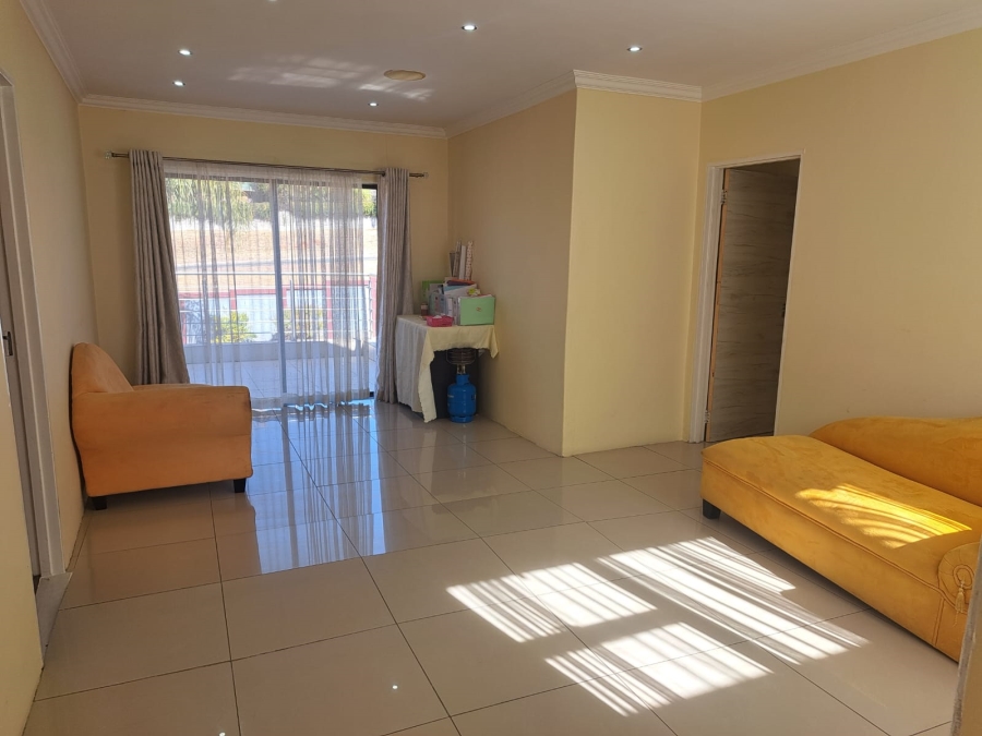 7 Bedroom Property for Sale in Wilro Park Gauteng