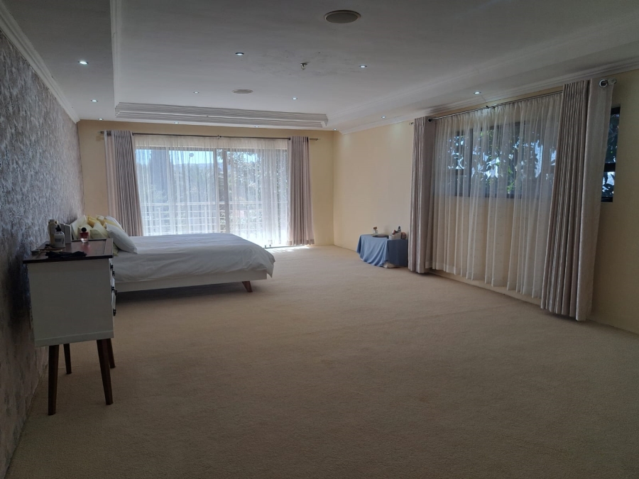 7 Bedroom Property for Sale in Wilro Park Gauteng