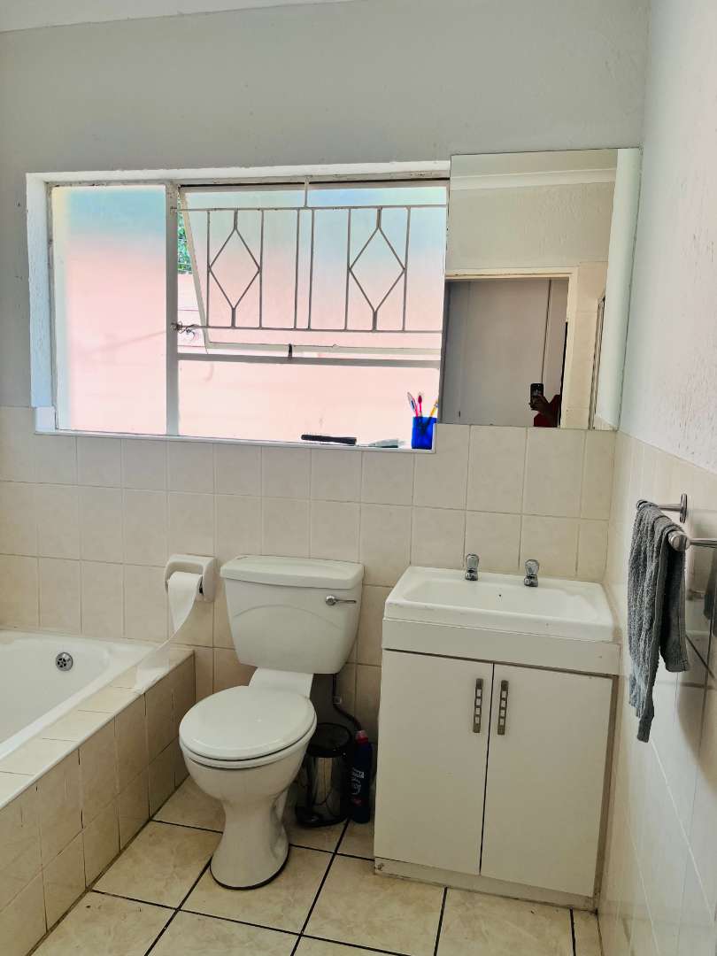 3 Bedroom Property for Sale in Buccleuch Gauteng