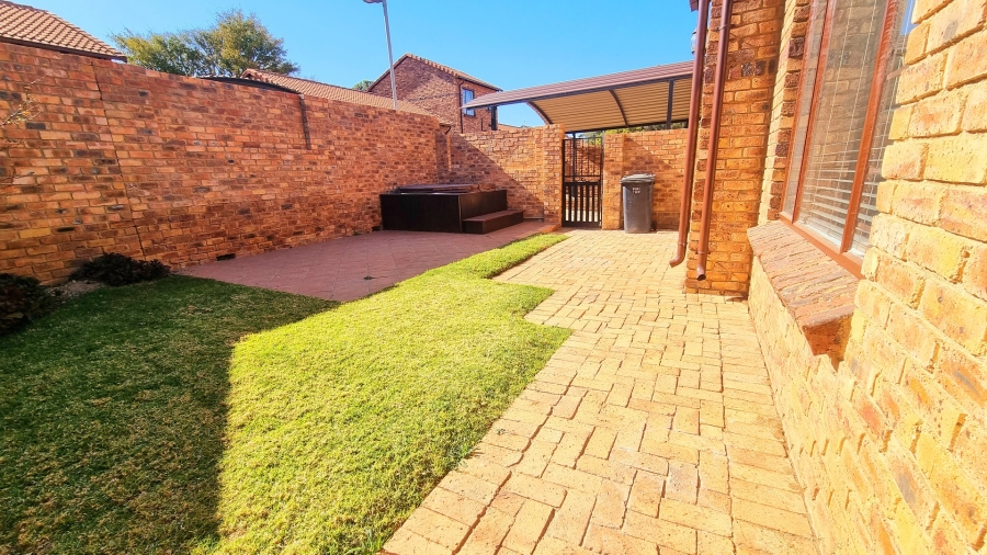 3 Bedroom Property for Sale in Halfway Gardens Gauteng