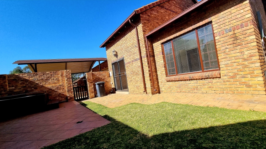 3 Bedroom Property for Sale in Halfway Gardens Gauteng