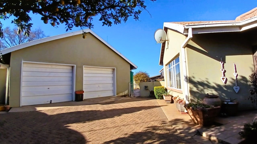 4 Bedroom Property for Sale in Waldrift Gauteng