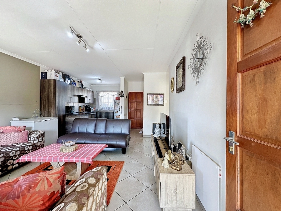 2 Bedroom Property for Sale in The Reeds Gauteng