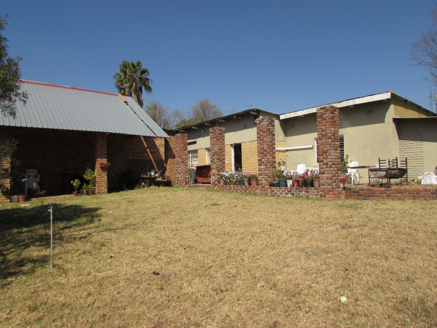 5 Bedroom Property for Sale in Agricultural Holding 475 Gauteng